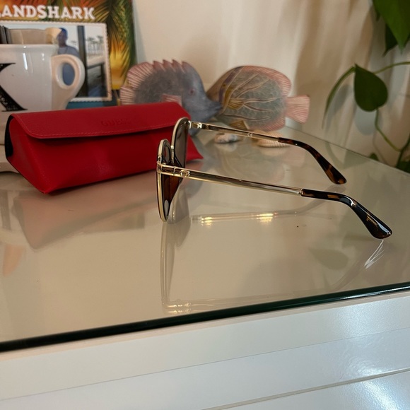 Guess Sunglasses Cateye - Picture 2 of 2